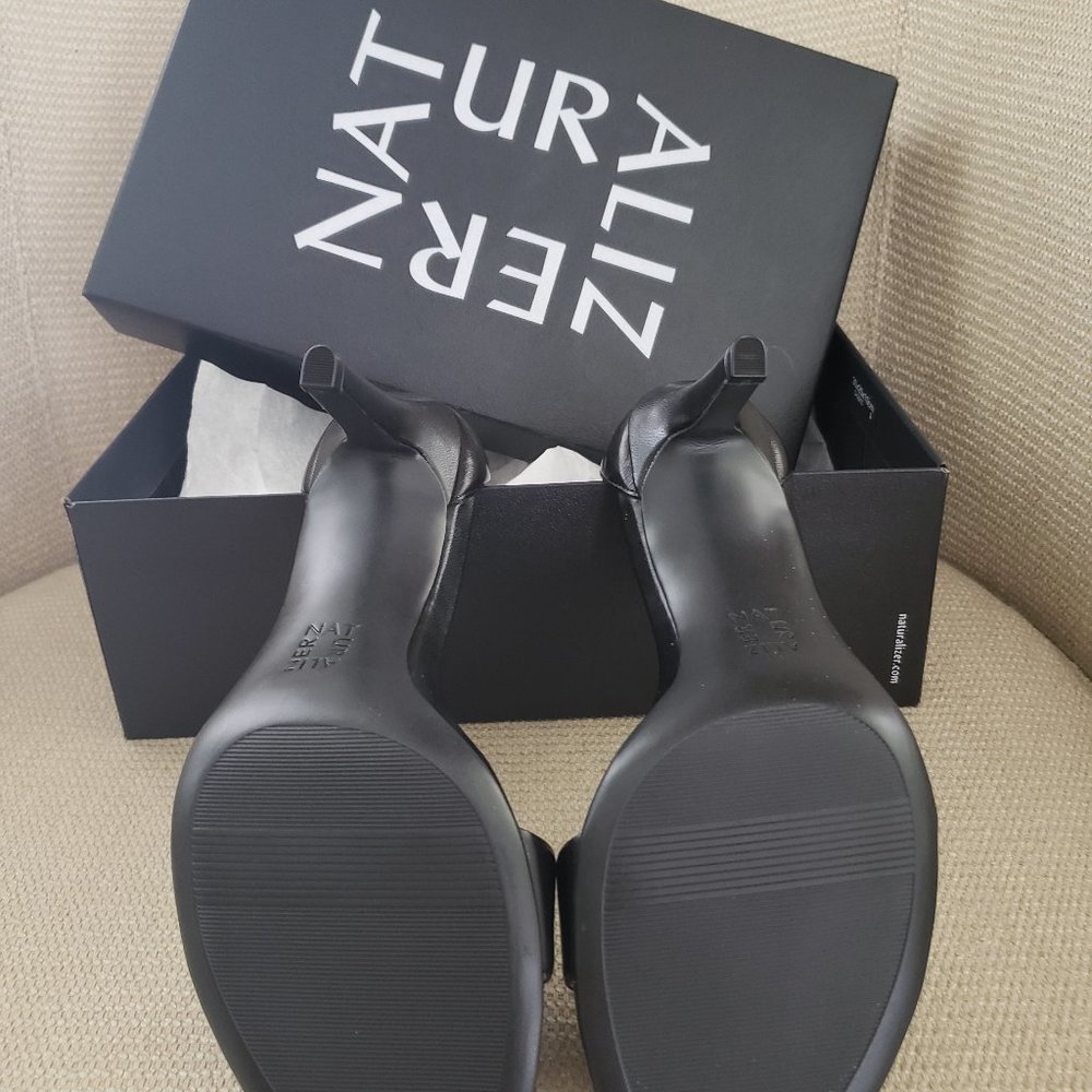 New Naturalizer Kinsley Black Sandals